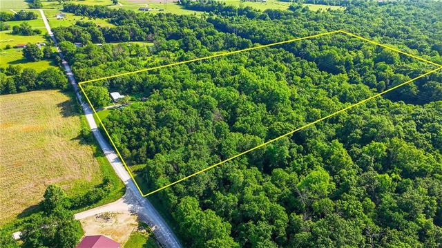 22207 S Excelsior Road, Harrisonville, MO 64701