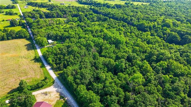 22207 S Excelsior Road, Harrisonville, MO 64701