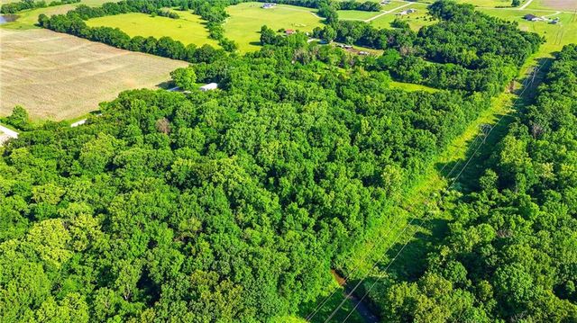 22207 S Excelsior Road, Harrisonville, MO 64701