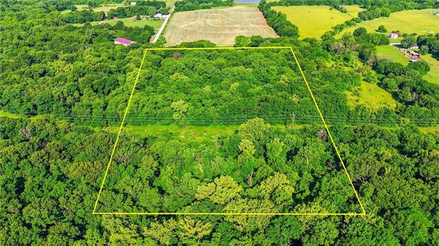 22207 S Excelsior Road, Harrisonville, MO 64701