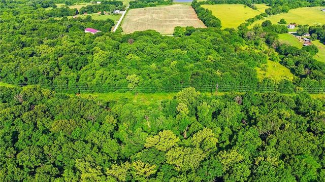 22207 S Excelsior Road, Harrisonville, MO 64701