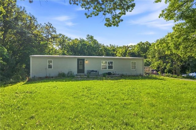 22207 S Excelsior Road, Harrisonville, MO 64701