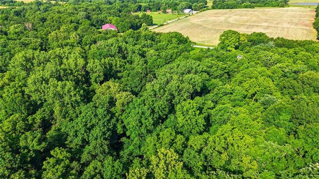 22207 S Excelsior Road, Harrisonville, MO 64701