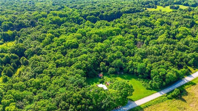 22207 S Excelsior Road, Harrisonville, MO 64701