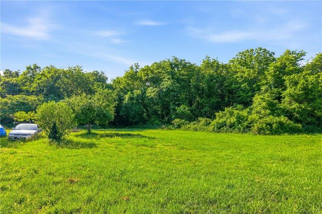 22207 S Excelsior Road, Harrisonville, MO 64701