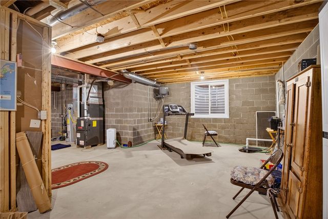 93 Fields Dr, Shenango Twp, PA 16101