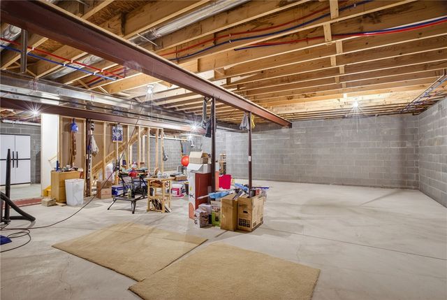 93 Fields Dr, Shenango Twp, PA 16101