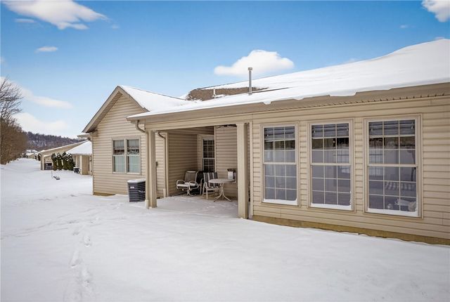 93 Fields Dr, Shenango Twp, PA 16101