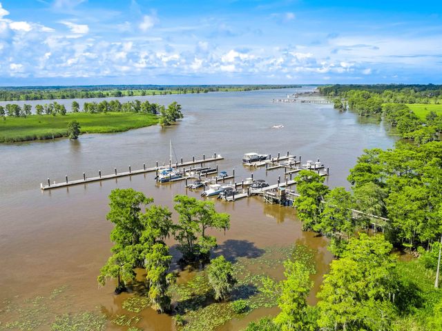 2781 Vanderbilt Blvd., Pawleys Island, SC 29585