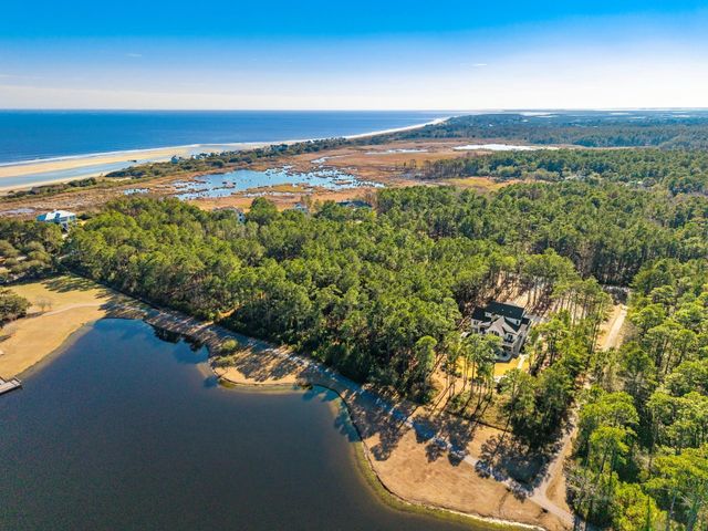 2781 Vanderbilt Blvd., Pawleys Island, SC 29585