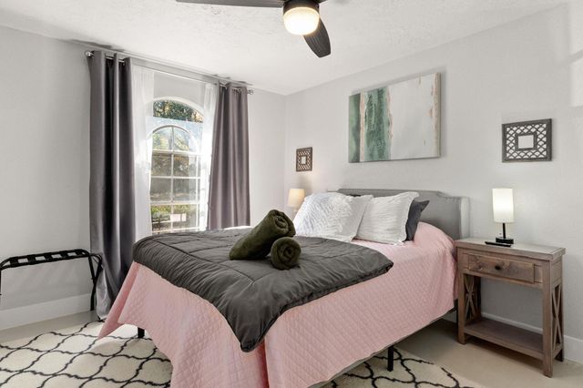 5400 S Alexis CV S, Austin, TX 78741