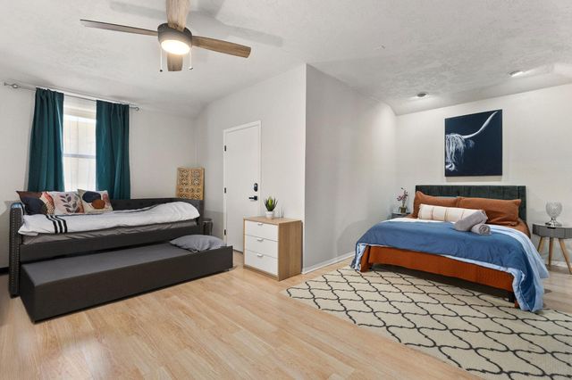 5400 S Alexis CV S, Austin, TX 78741