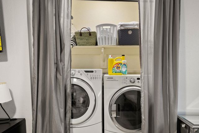 5400 S Alexis CV S, Austin, TX 78741