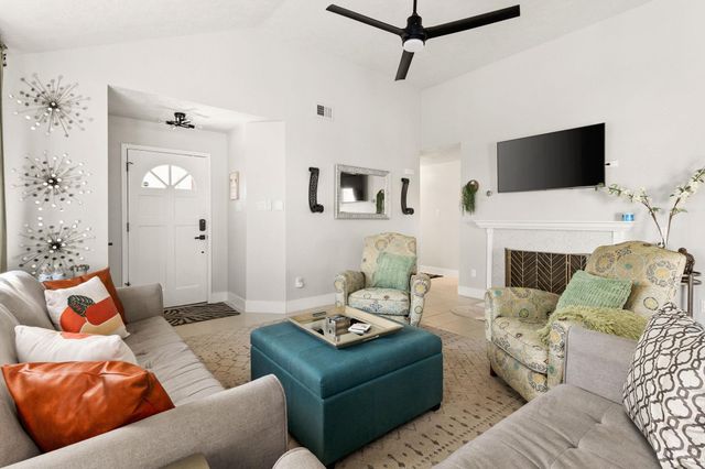 5400 S Alexis CV S, Austin, TX 78741