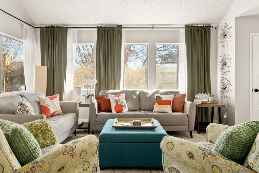 5400 S Alexis CV S, Austin, TX 78741