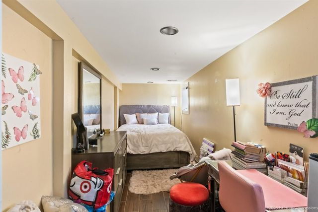 46 Englewood Avenue, Bellwood, IL 60104