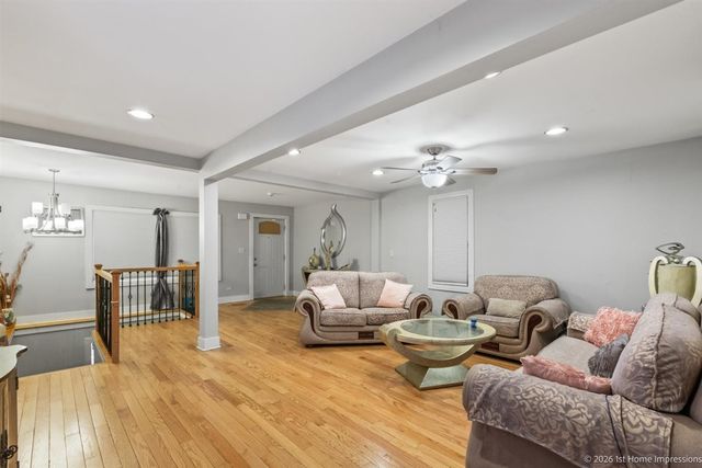 46 Englewood Avenue, Bellwood, IL 60104