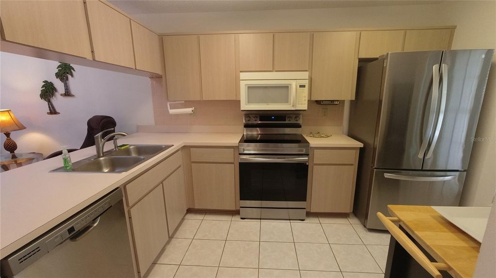 Image 4 of property listing at 6421 REMUS DRIVE, New Port Richey, FL 34653