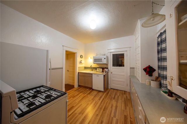 3427 Oakes Avenue, Everett, WA 98201