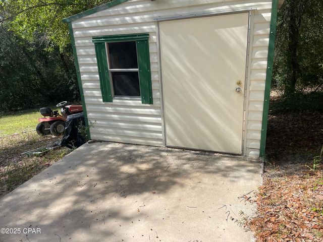 2355 Momence Court, Alford, FL 32420