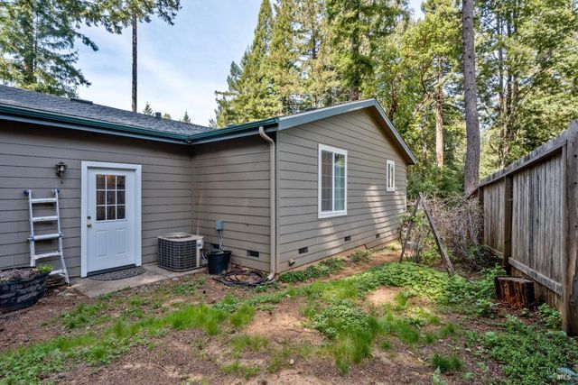 24193 Birch Ter, Willits, CA 95490