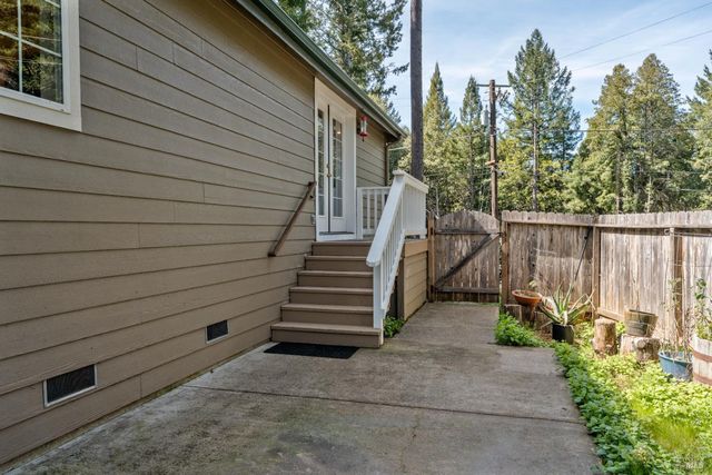 24193 Birch Ter, Willits, CA 95490