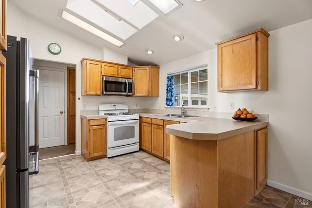 24193 Birch Ter, Willits, CA 95490