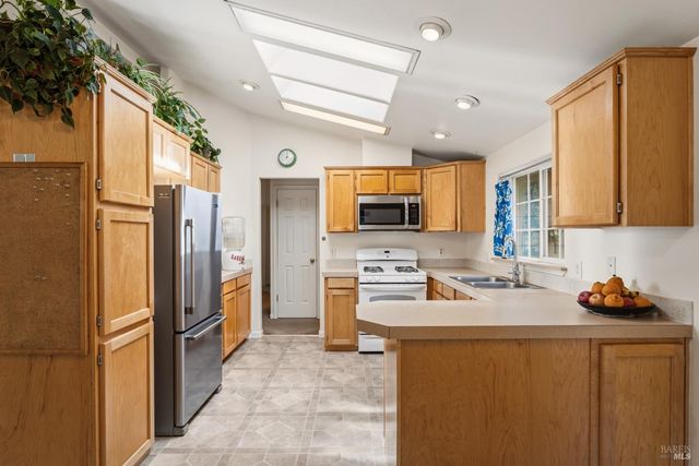 24193 Birch Ter, Willits, CA 95490