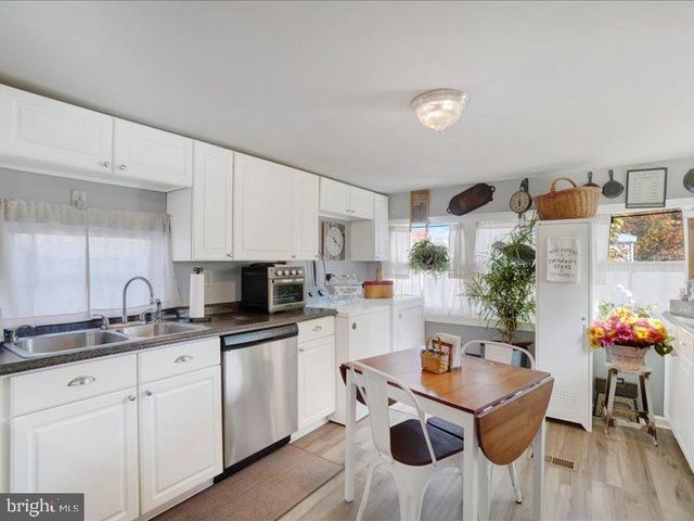 143 PAWNEE AVE, Dover, PA 17315