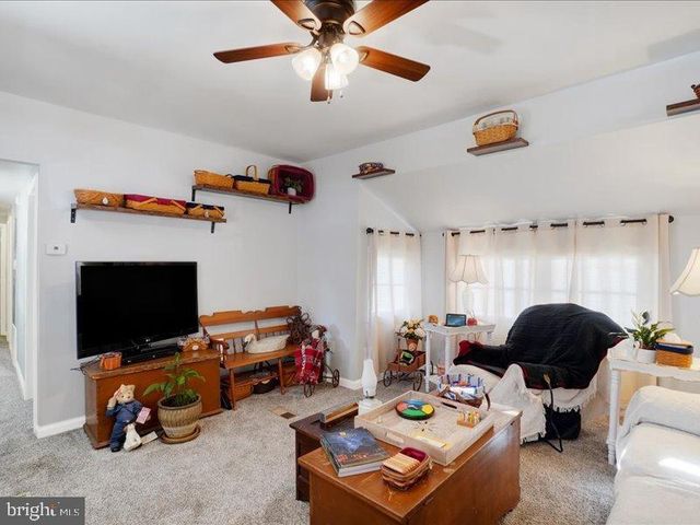 143 PAWNEE AVE, Dover, PA 17315