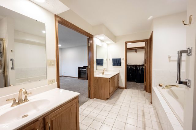 11348 Royal Place, Carmel, IN 46032