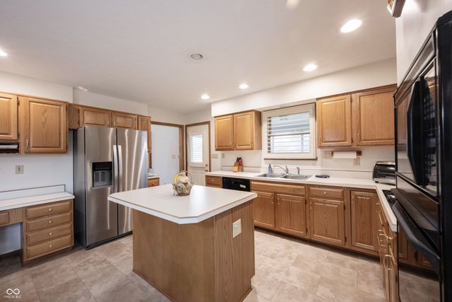 11348 Royal Place, Carmel, IN 46032