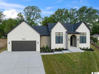 711 Yearling Court, Lincoln, NE 68520