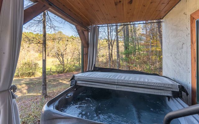 2153 Martins Creek Road, Murphy, NC 28906