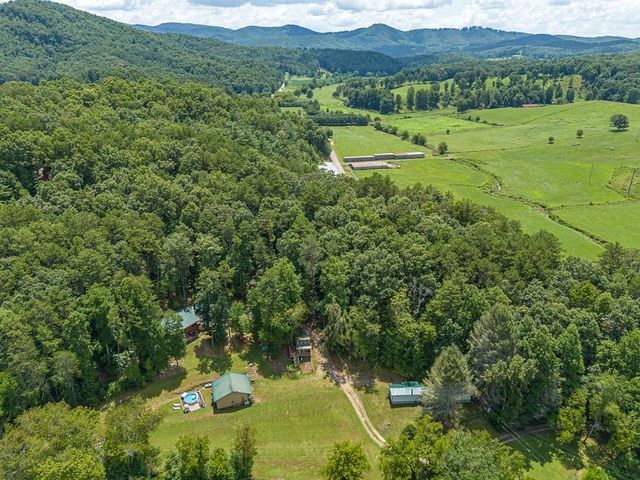 2153 Martins Creek Road, Murphy, NC 28906