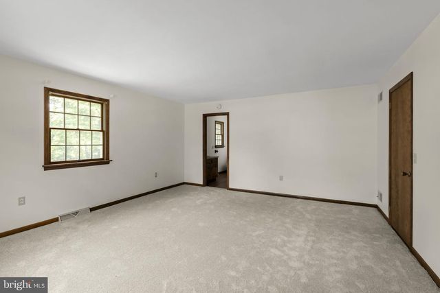 31 DENNIS DR, New Providence, PA 17560