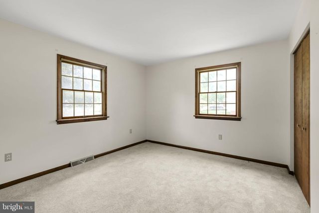 31 DENNIS DR, New Providence, PA 17560