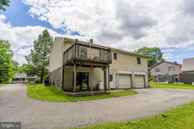 31 DENNIS DR, New Providence, PA 17560