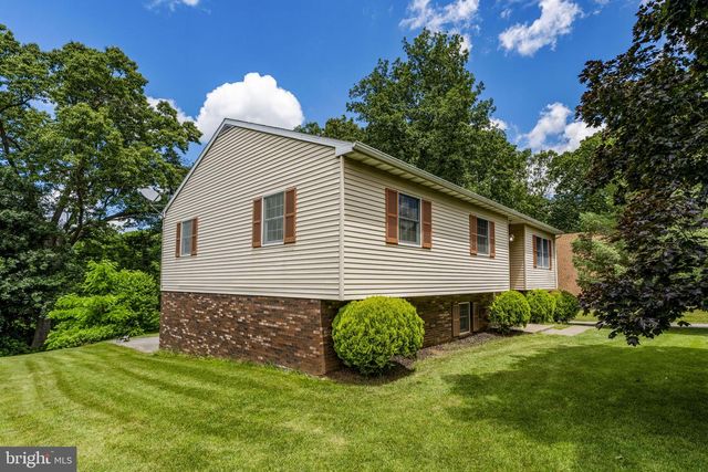 31 DENNIS DR, New Providence, PA 17560