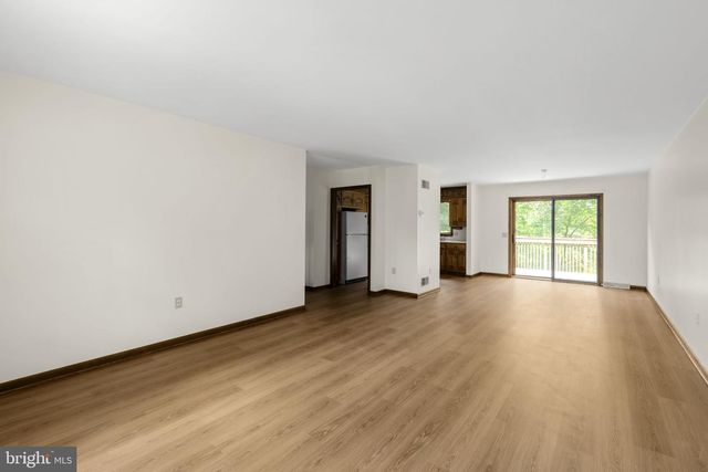 31 DENNIS DR, New Providence, PA 17560