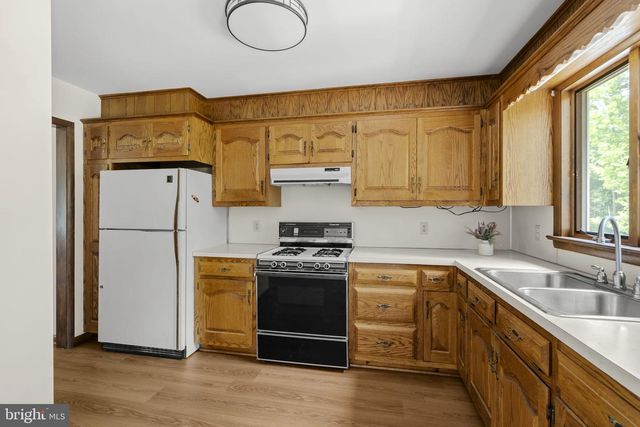 31 DENNIS DR, New Providence, PA 17560