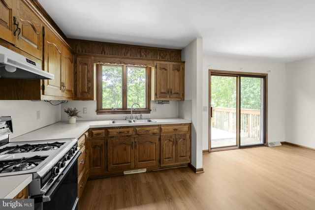31 DENNIS DR, New Providence, PA 17560