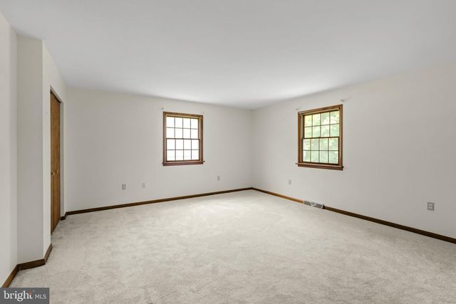 31 DENNIS DR, New Providence, PA 17560
