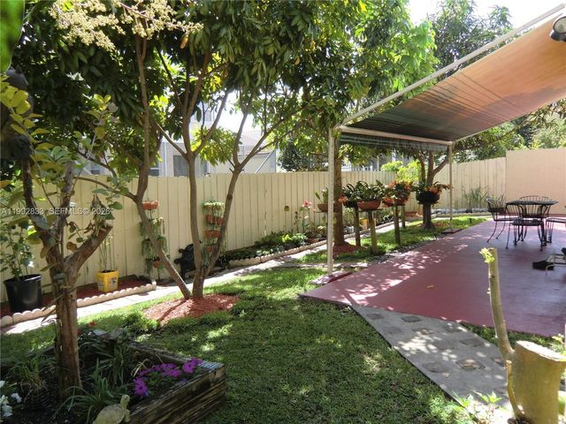 1593 NW 158th Ave, Pembroke Pines, FL 33028