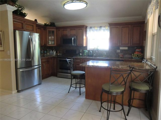 1593 NW 158th Ave, Pembroke Pines, FL 33028