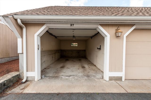 37 Weatherly Dr 37, Salem, MA 01970