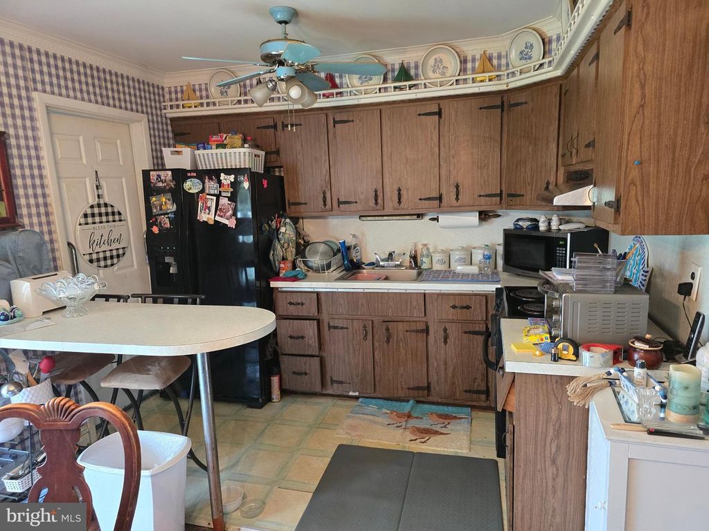 Image 11 of property listing at 702 LAFAYETTE BLVD, Brigantine, NJ 08203