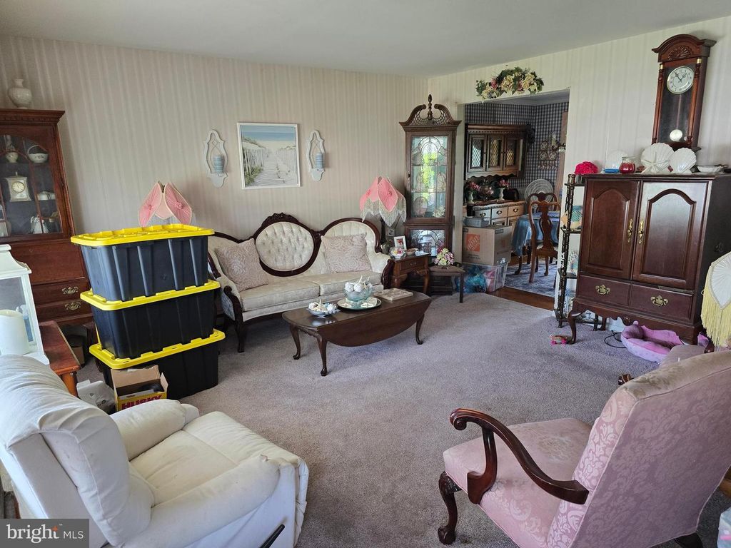 Image 8 of property listing at 702 LAFAYETTE BLVD, Brigantine, NJ 08203