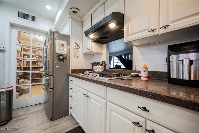 7120 Mountain Moss Drive, Las Vegas, NV 89147