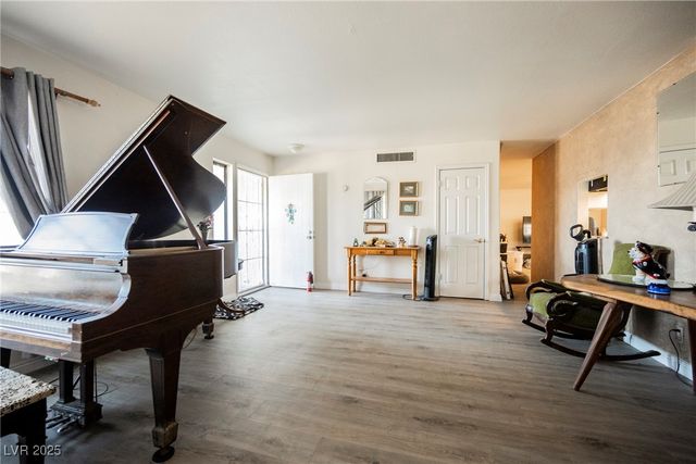 7120 Mountain Moss Drive, Las Vegas, NV 89147